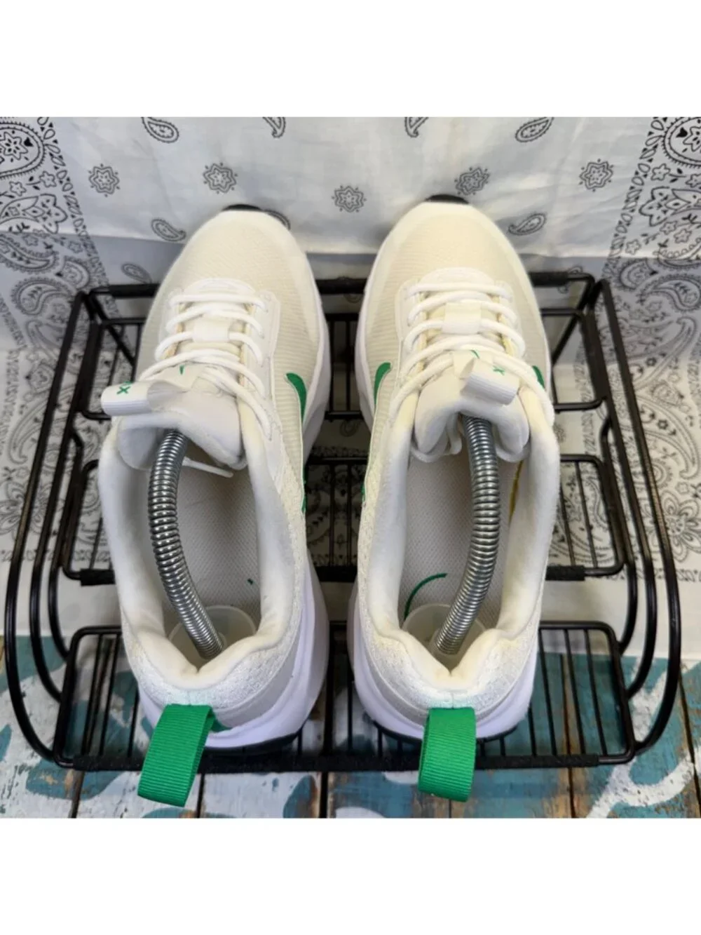 Nike Air Max Interlock Lite White/Green Low Top Lace Up DX3705-102 womans Sz 7
